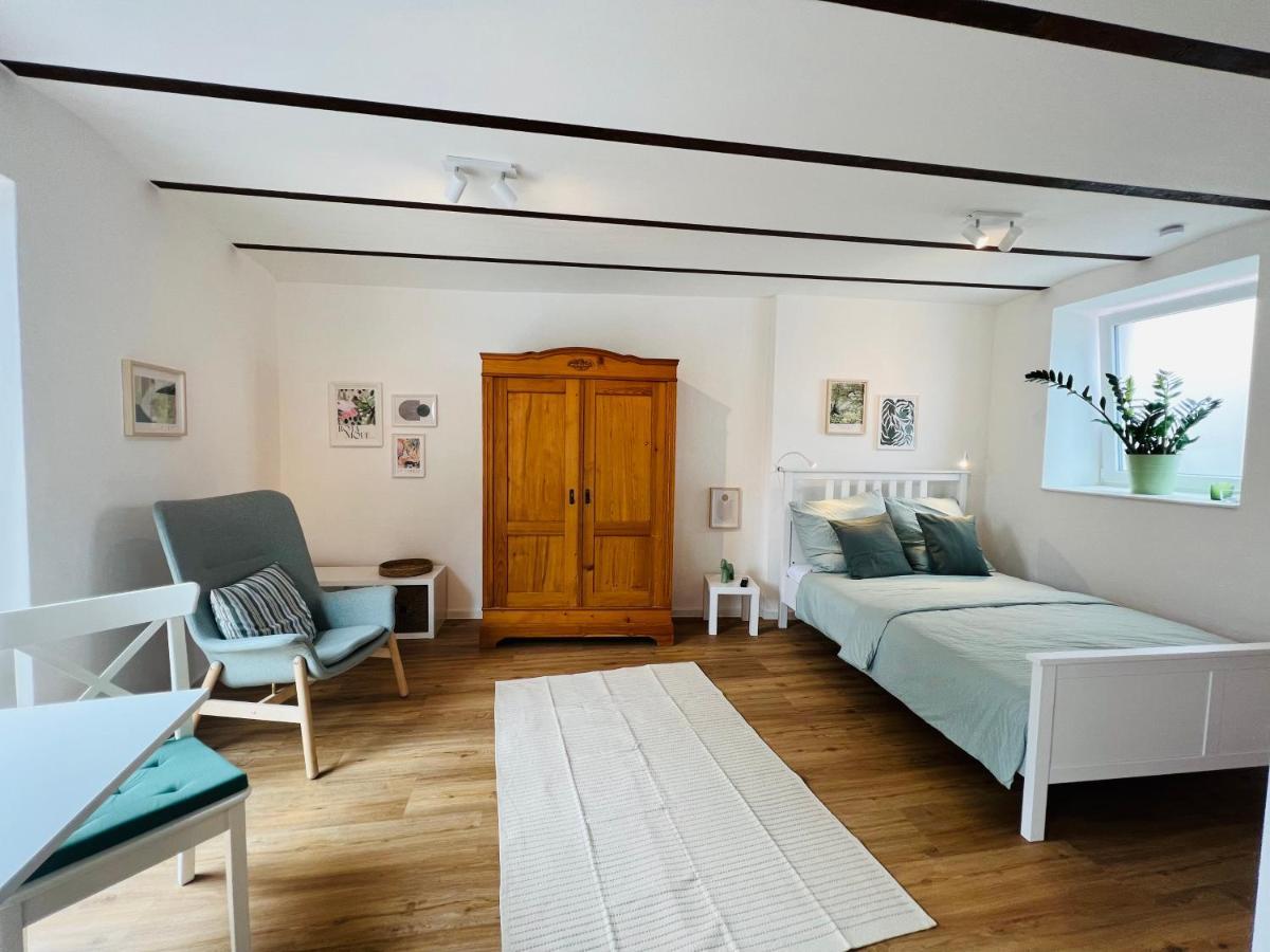 Restaurierter Altbau Mit Privatem Innenhof & Parkplatz Grossfischlingen Exterior foto